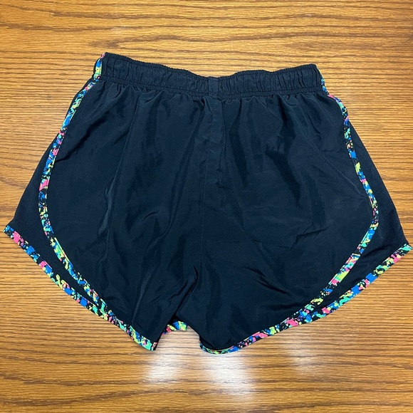 Nike Running Shorts - Picture 5 of 5